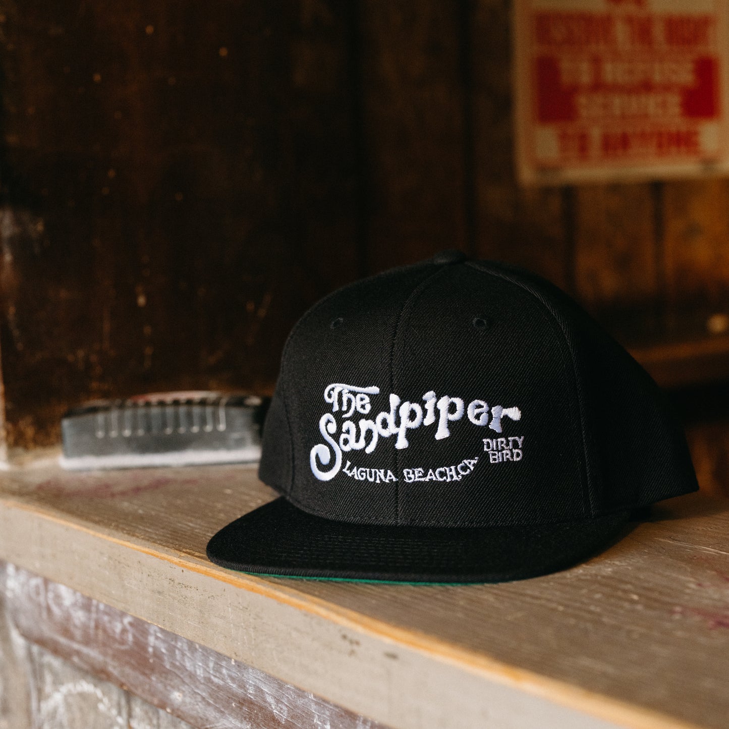 Sandpiper Snapback Hat in black